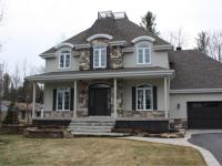 Fen&ecirc;tres &agrave; battant en PVC, fen&ecirc;tres coulissantes en PVC,&nbsp;porte d&rsquo;entr&eacute;e en acier et porte de garage &nbsp;