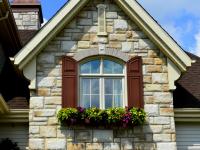 Fen&ecirc;tres &agrave; battant en PVC avec carrelage